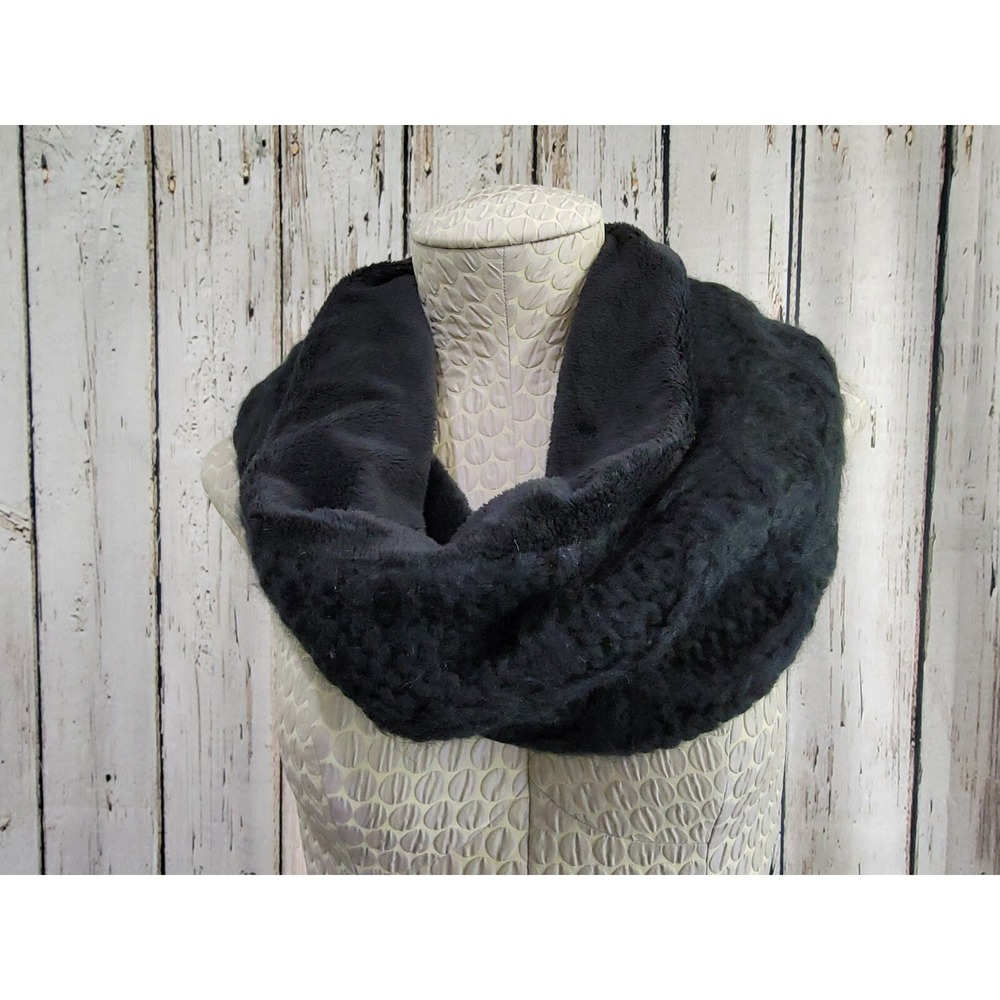 Buji Baja Reversible Black Infinity Scarf Knit Micro Fleece Cowl Neck‎ EUC
